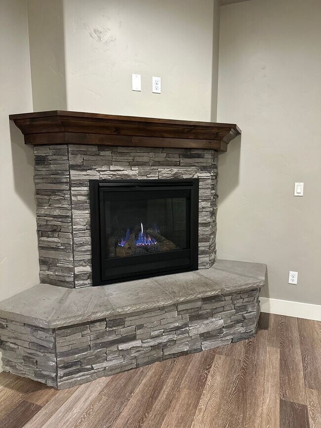 Building Photo - Beautiful home in Mirada!  A must see!