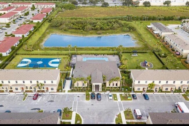 Building Photo - 449 NE 4th Terrace