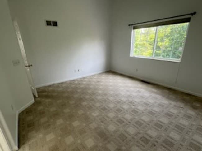 Building Photo - 591 Azalea Cir