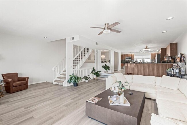 Building Photo - 1109 Pinellas Bayway S