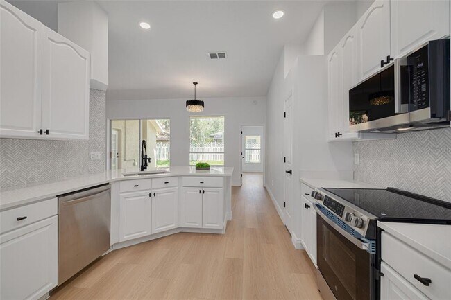 Building Photo - 9418 Azalea Ridge Cir