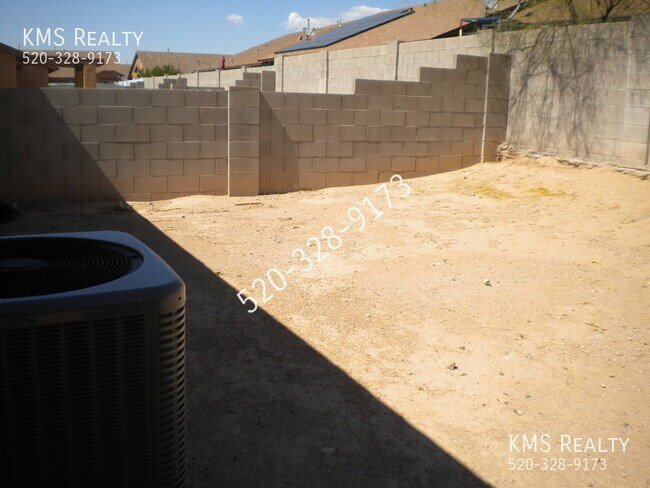 Building Photo - 2 Bed/2 Bath Town Home - OWNER/AGENT