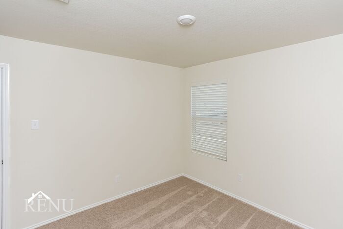 Building Photo - 4115 Wintergreen Dr