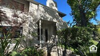 Building Photo - Updated Downtown Sonoma Condo!