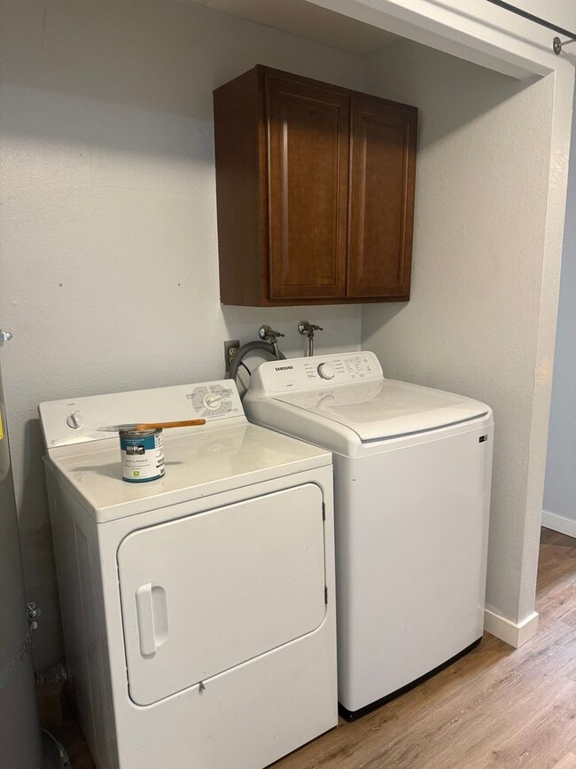 Building Photo - Condo near the beach - top floor