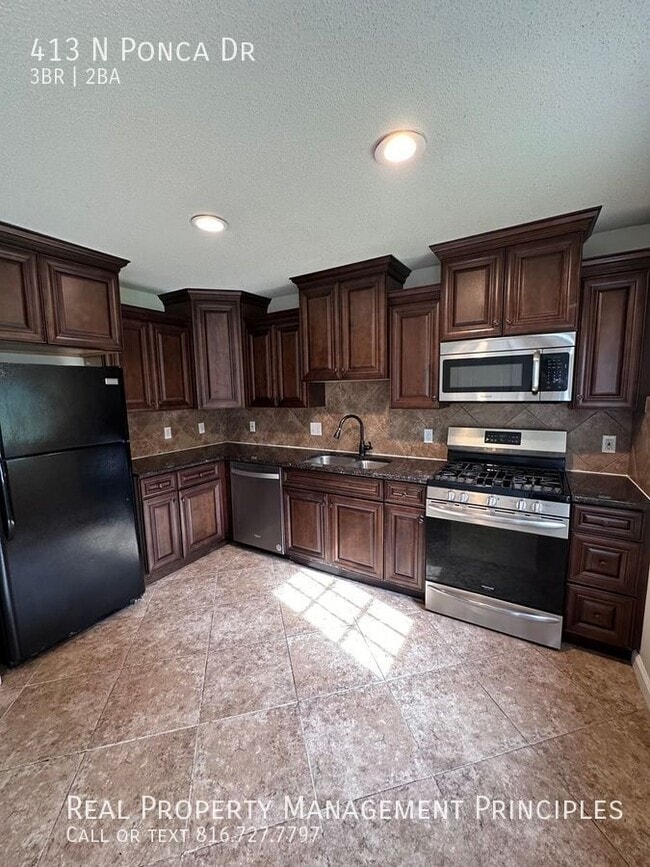 Building Photo - 413 N Ponca Dr