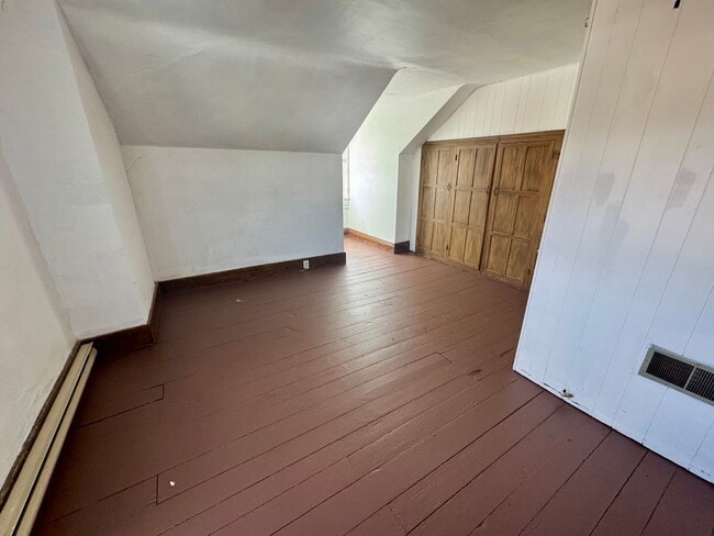 Building Photo - 4451 Highridge St