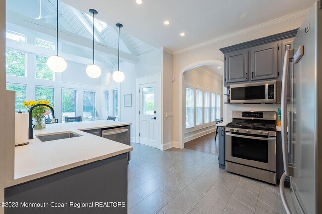 Building Photo - 623 Brooklyn Blvd