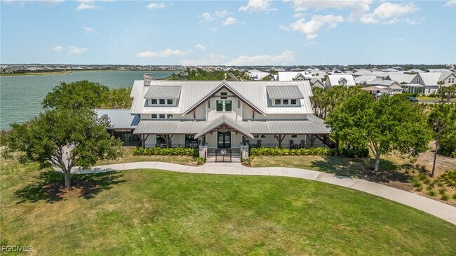 Building Photo - 44525 Palm Frond Dr