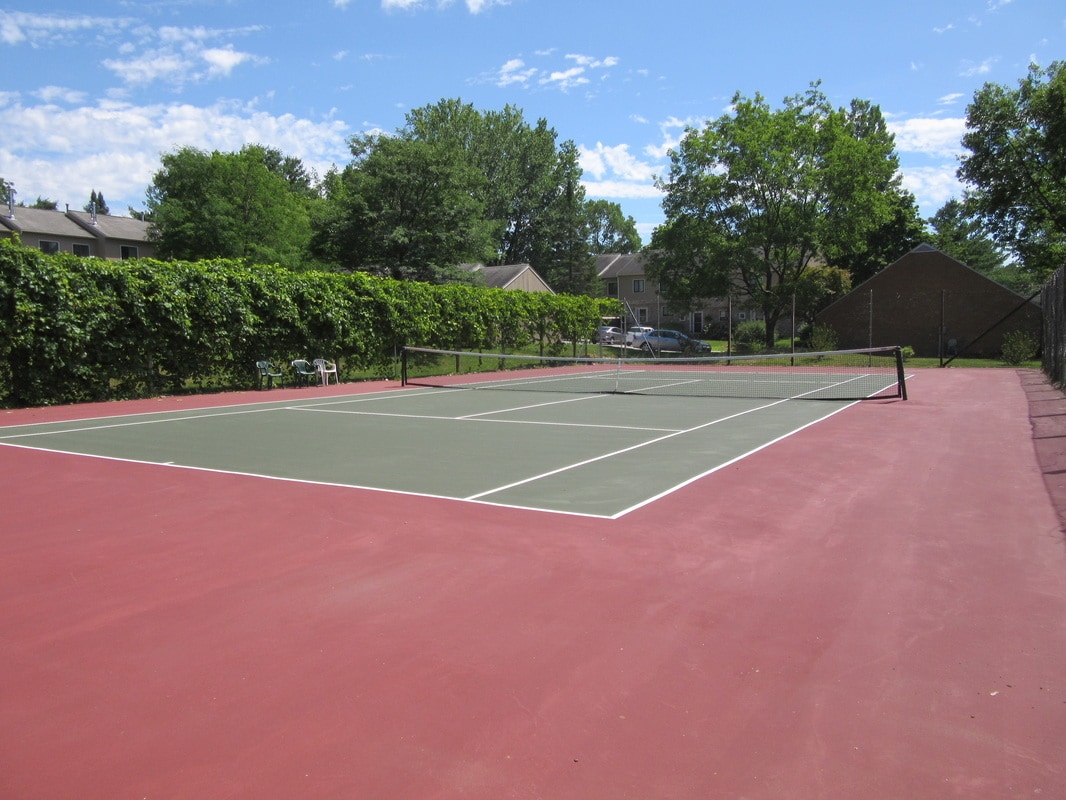 Tennis Court - H5 Stonehedge Dr