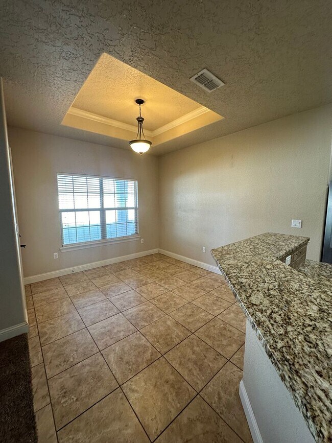 Building Photo - Stunning 4 Bed Home! 3 Car garage ! Mesa School District!