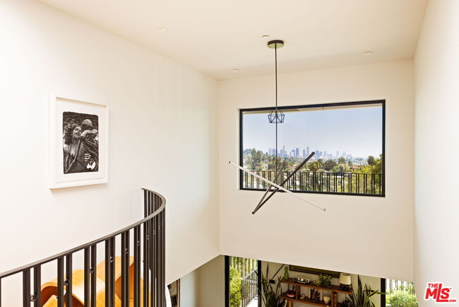 Building Photo - 4301 Cromwell Ave