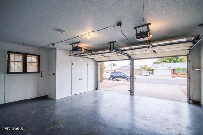 Building Photo - 8804 Cosmos Ave
