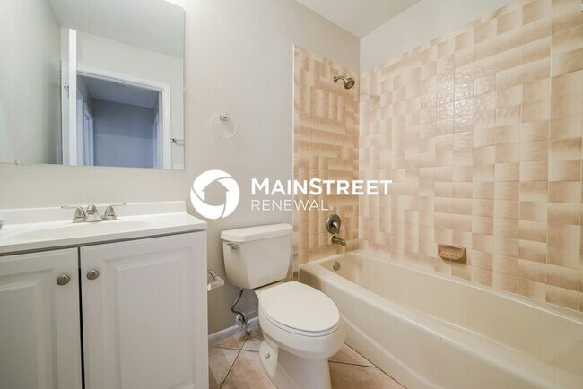 Building Photo - 3 Bedroom Pet-Friendly Home in SARASOTA, FL with Main Street Renewal