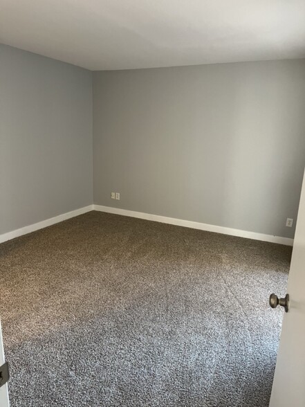 Building Photo - 3131 W Cochise Dr