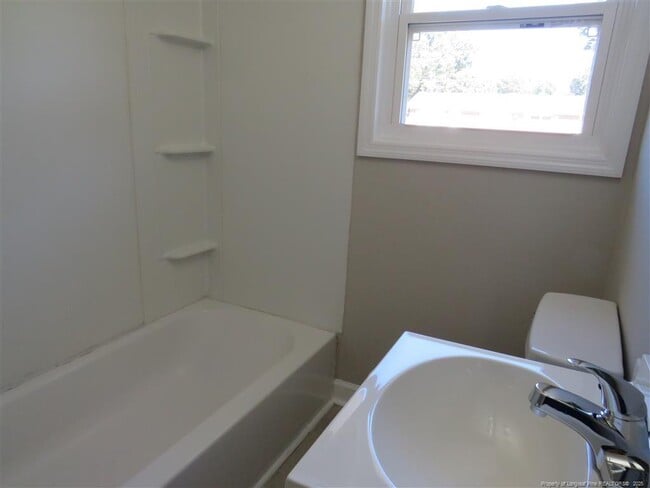 Building Photo - 4943 Fieldcrest Dr