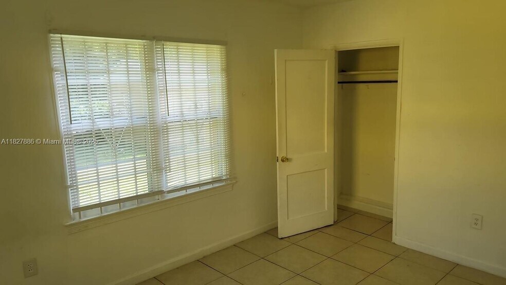 Building Photo - 1042 NW 49th St