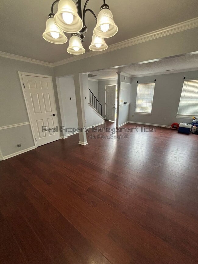 Building Photo - 639 Biltmore Dr