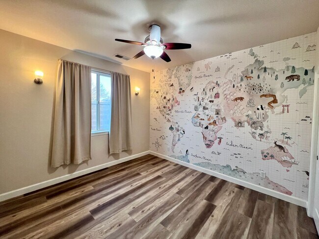 Building Photo - $2,895 Barstow & De Wolf, 4 Bedroom House - Dennis Ave. Clovis / Energy Efficient Smart Home