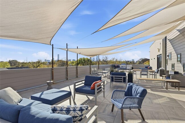 Building Photo - 2213 Poquito St