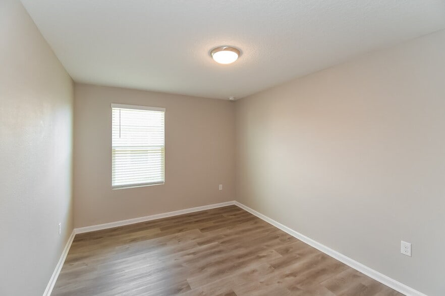 Building Photo - 2283 Pebble Point Dr