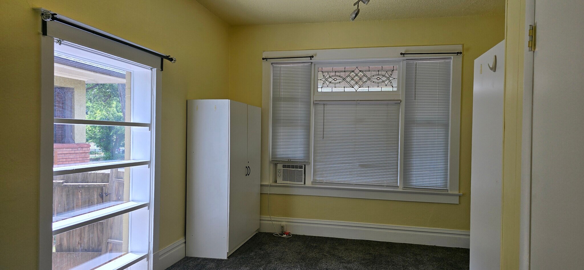 Building Photo - 1057 S 900 E