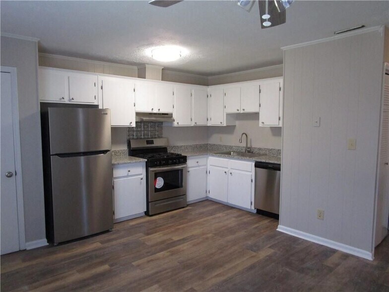 Building Photo - 4441 Township Dr