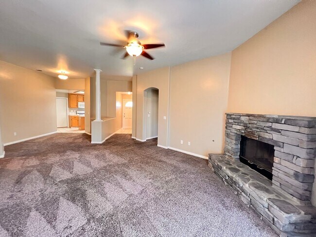 Building Photo - SOUTHWEST BAKERSFIELD- POOL