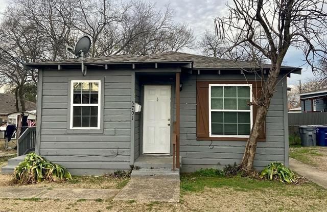 Primary Photo - 5701 Mesa Cir
