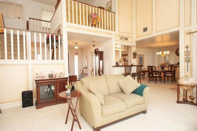 Building Photo - 2218 Green Tee Dr
