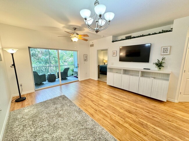 Building Photo - ** BOTANICAL PLACE ** 3 BED / 2 BATH - CON...