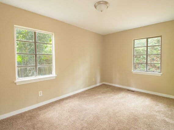 Building Photo - 836 Vanderbilt St