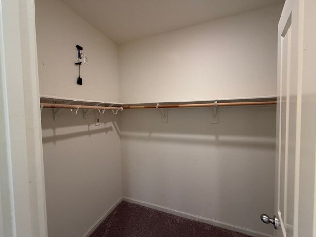 Building Photo - 4-bedroom single story in Manteca!