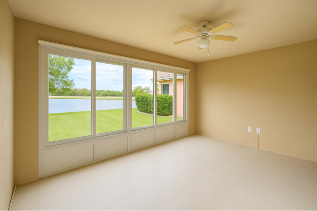 Building Photo - 12040 SW Elsinore Dr