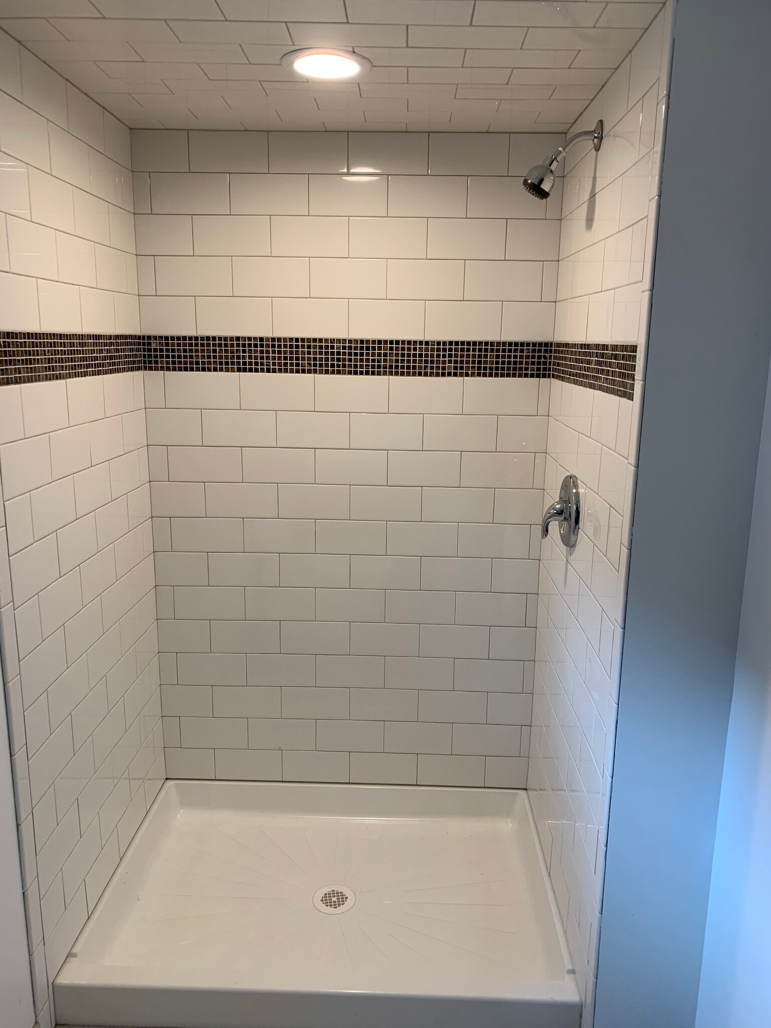 Basement Shower 4'x3' - 6122 Penn Ave S