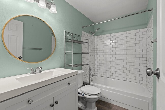 Building Photo - Spacious 2-bed 2-bath condo in Everett