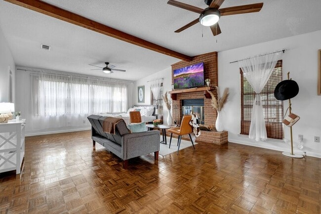 Building Photo - 1809 Quince Dr