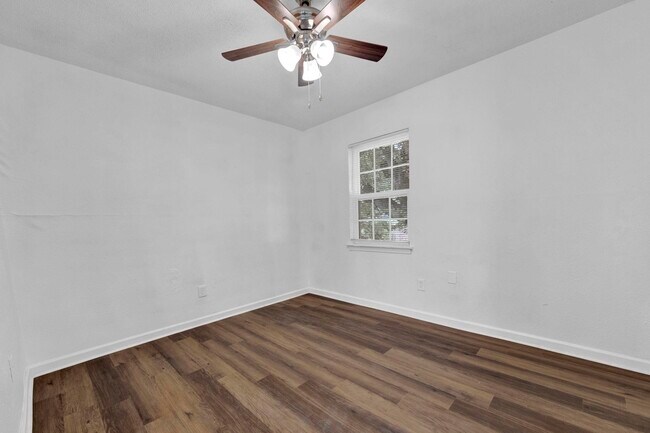 Building Photo - 2966 Yale Ave