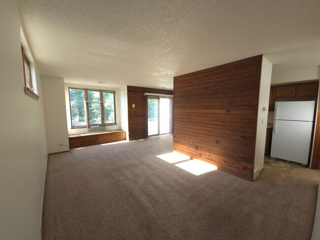 Building Photo - 2244 Goss Cir E