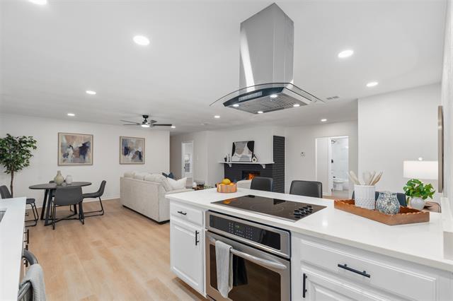 Building Photo - 8822 Miami Dr