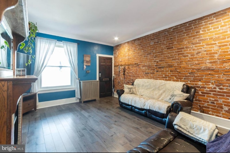 Building Photo - 1610 W 16th St