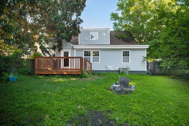 Building Photo - 1065 Lindenwood Ave