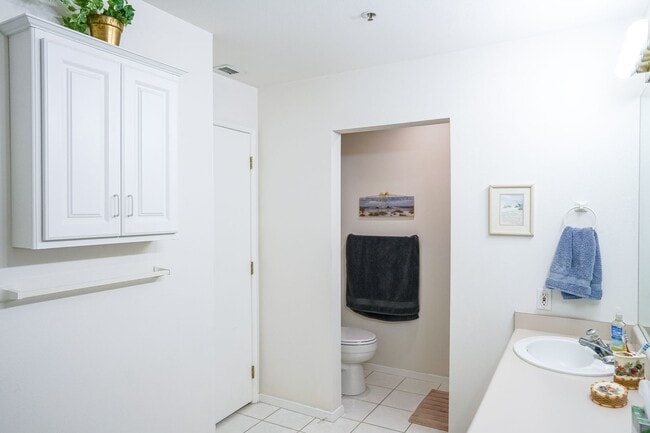 Building Photo - Coeur d'Alene North Condo - Furnished 2 be...