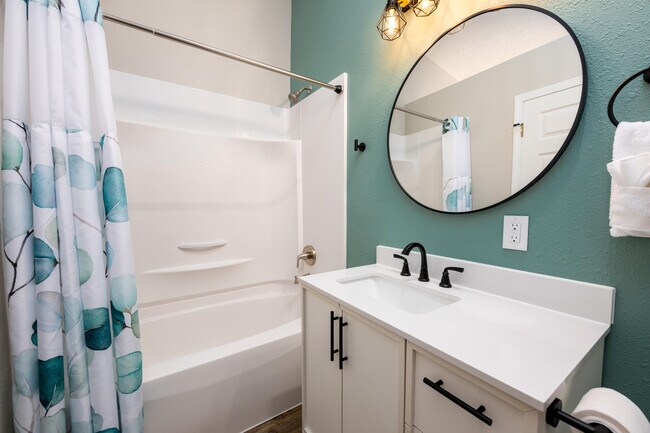 Building Photo - 235 Ozark Mountain Resort Dr