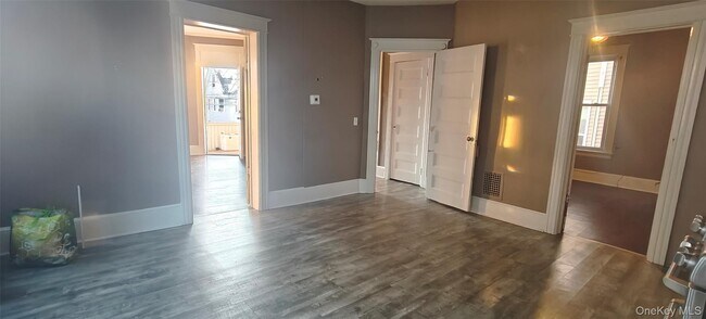 Building Photo - 27 Franklin St