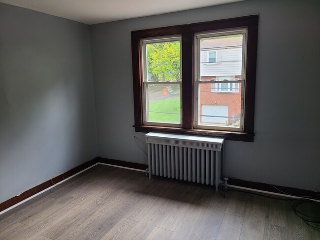 Building Photo - 1263 Grotto St