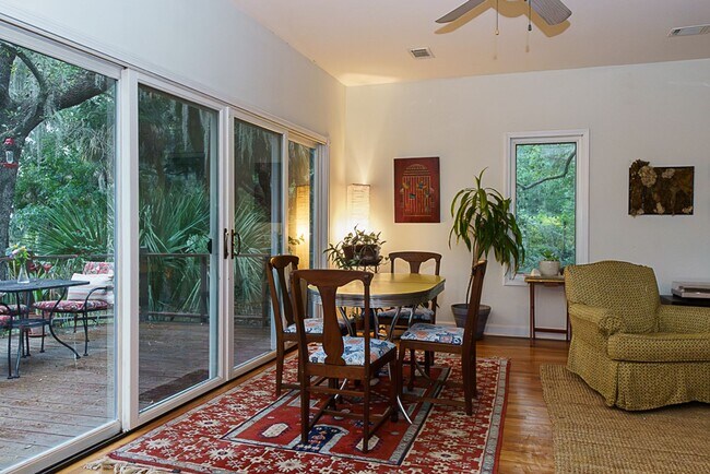 Building Photo - Amazing sunsets at this waterfront home