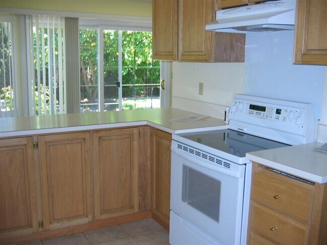 Building Photo - 144 Farnham Ct