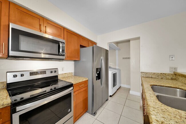 Building Photo - 4033 SW 68th Way