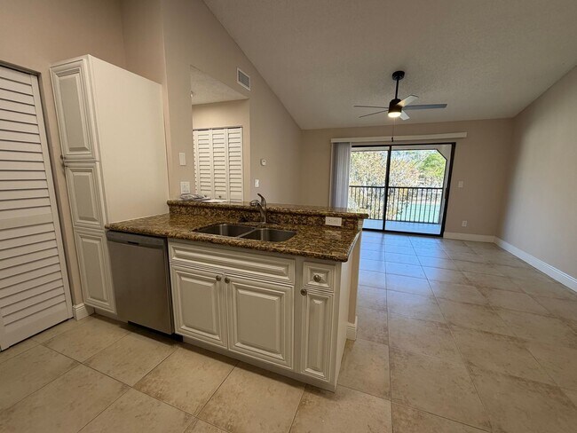 Building Photo - ANNUAL RENTAL - 1 BED / 1 BATH AT OASIS